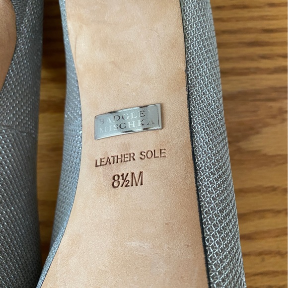 Badgley Mischka Silver Sparkle Platform Peep Toe Wedding Formal Pumps SZ 8.5 - Picture 9 of 12